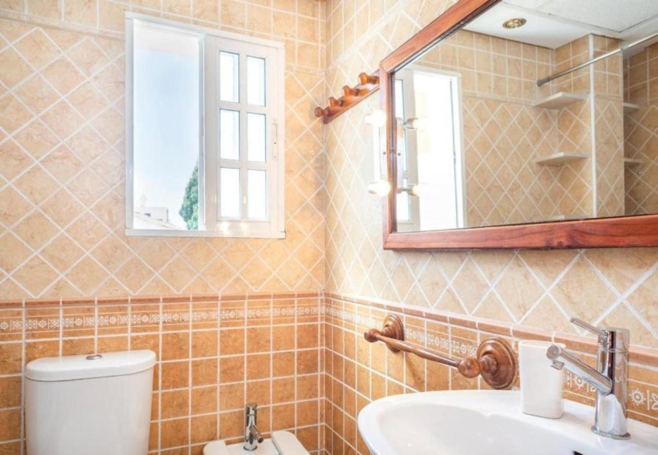 Amplio Apartamento En El Corazon De Sevilla Bagian luar foto